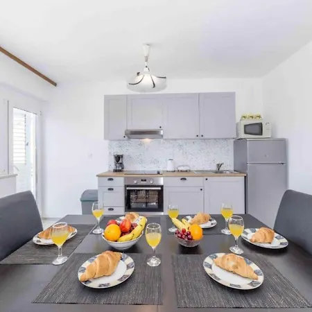 Adriatic Heart Luxury - Two Bedroom With Terrace פירובאץ