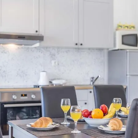 Adriatic Heart Luxury - Two Bedroom With Terrace פירובאץ