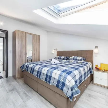 דירה Adriatic Heart Luxury - Two Bedroom With Terrace פירובאץ