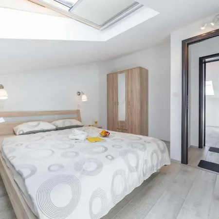 Adriatic Heart Luxury - Two Bedroom With Terrace פירובאץ