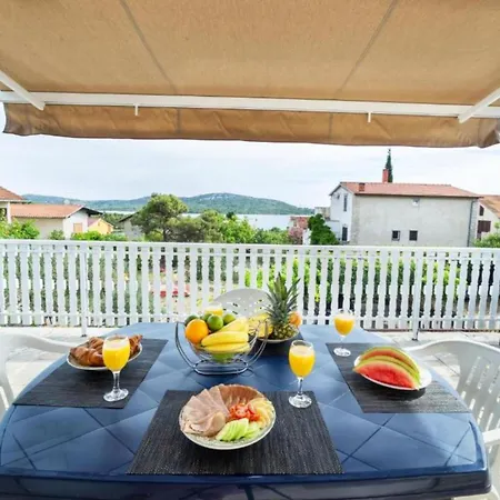 Adriatic Heart Luxury - Two Bedroom With Terrace פירובאץ